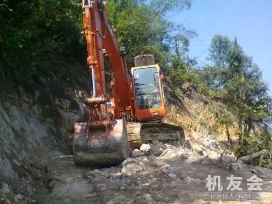 挖机山顶怎么取土（挖机修桥都干什么活）-第3张图片-安保之家